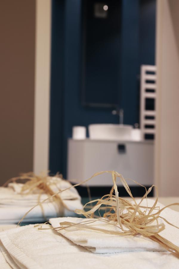 Bed & Breakfast Art Design